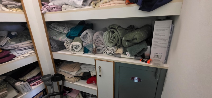 5 Bedroom Property for Sale in Wilkoppies North West